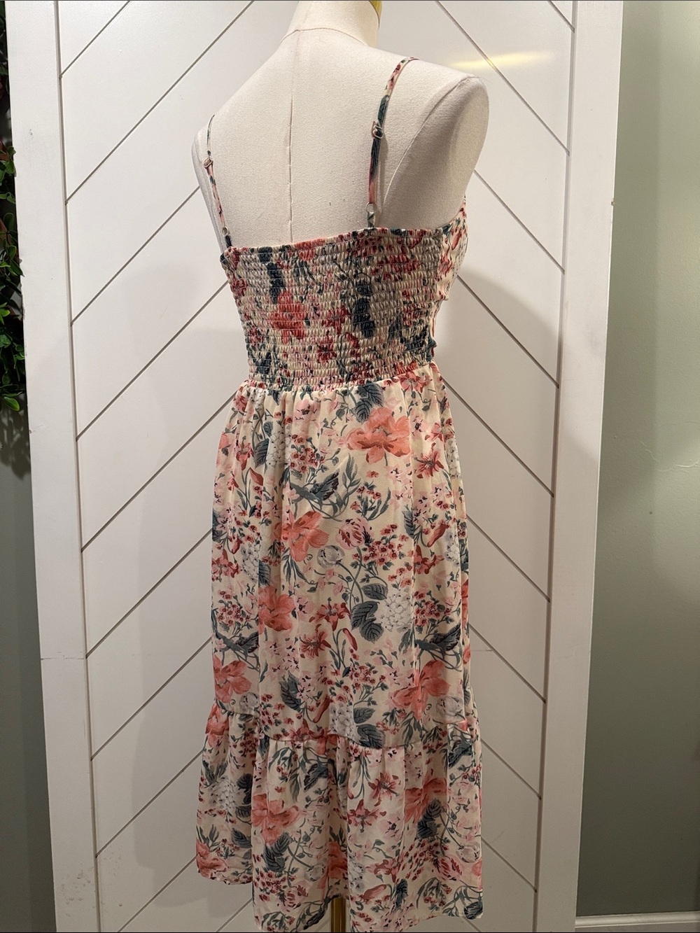 Wildflower Romance Midi Dress - Picture 11 of 11